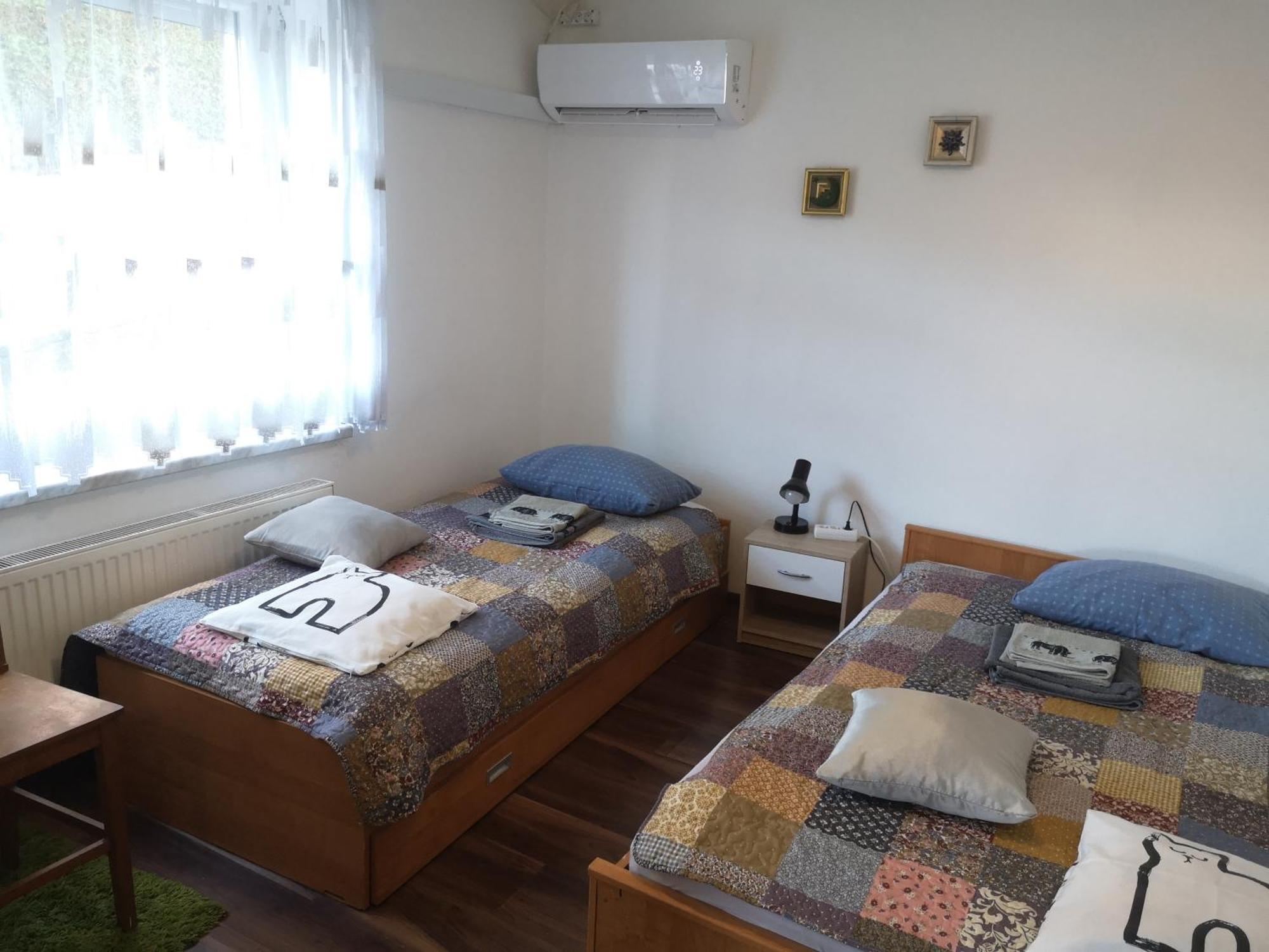 Small House In צליה מראה חיצוני תמונה